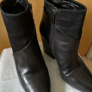 Cute short boot barely worn!